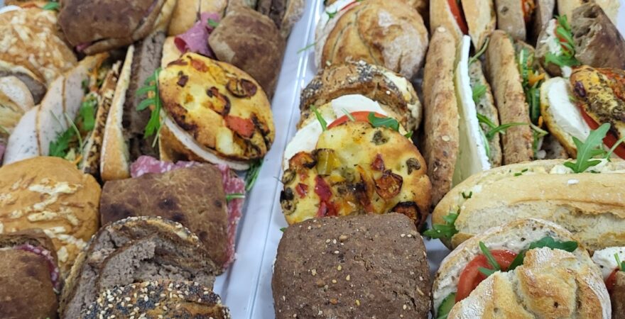 Zakelijke lunch in Rotterdam met luxe broodjes