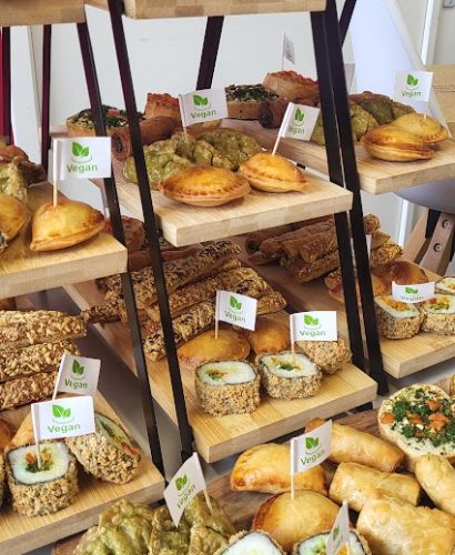 wereldse finger food op etagere